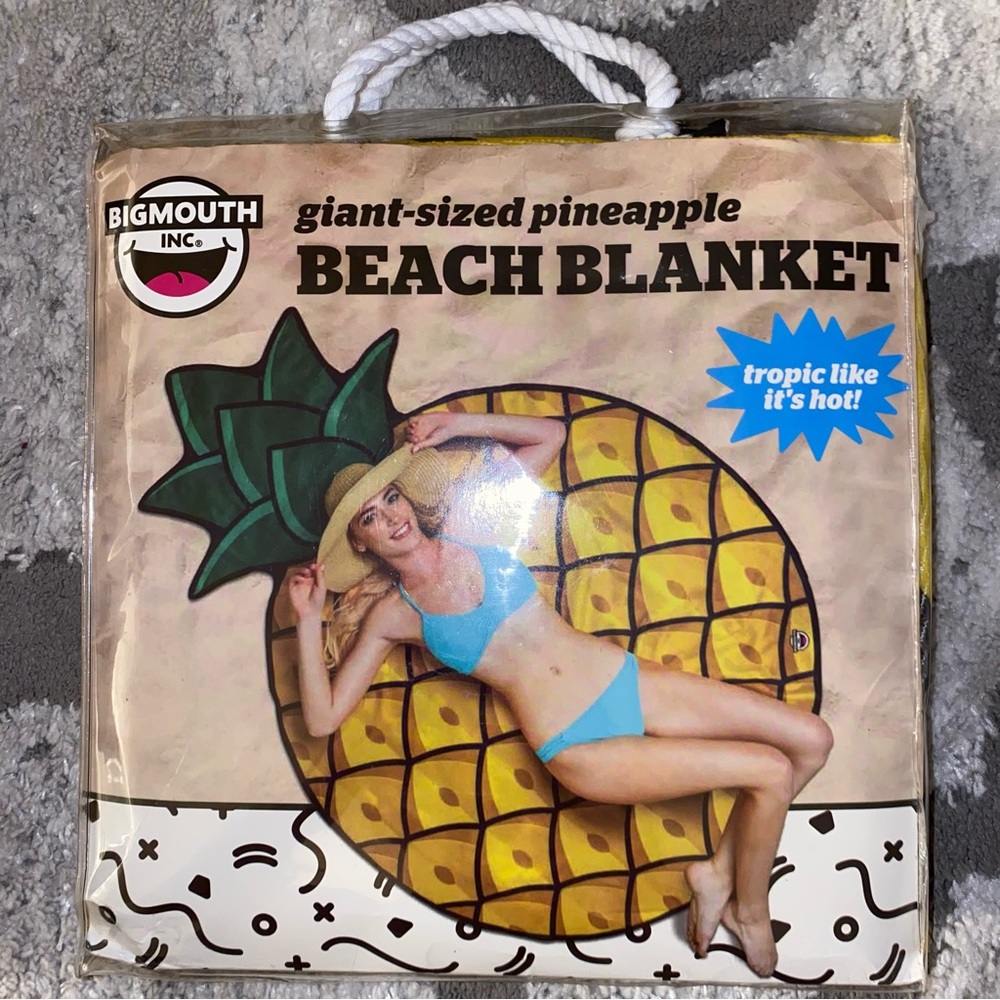 Big Mouth Inc Giant Sized Pineapple Beach Blanket 5 Feet Wide - Picture 2 of 2